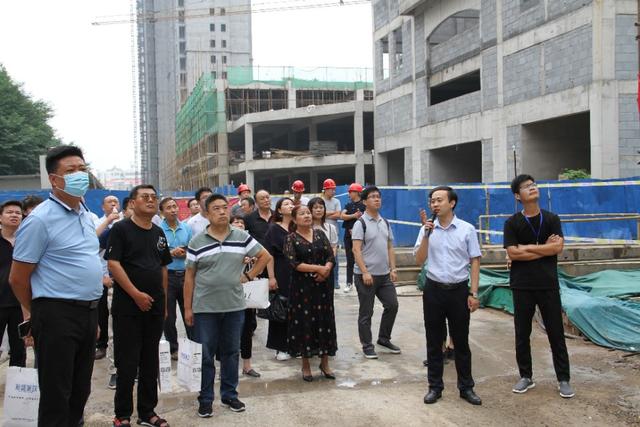 無(wú)機(jī)復(fù)合不燃保溫板工地